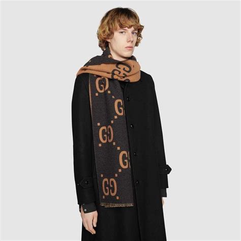 gucci scarf font